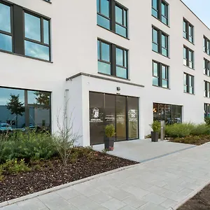Hotel Super 8 By Wyndham North